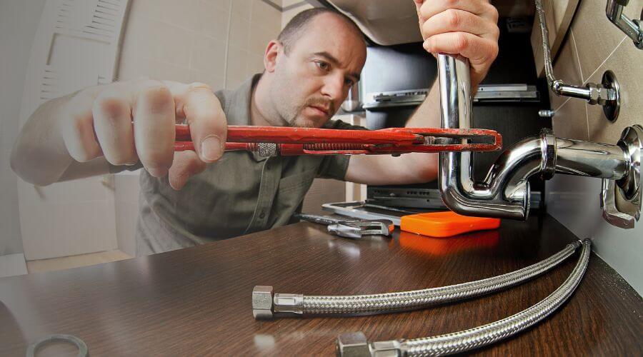 Expert burst pipe repair services in Balmorhea, TX